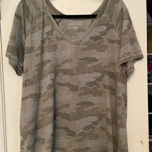 American Eagle camo soft & sexy tee